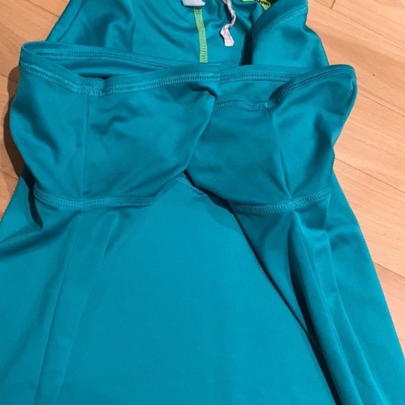 2 Athletic Short Sleeve Tees - Under Armour & Kyodan - size S - Picture 6 of 16